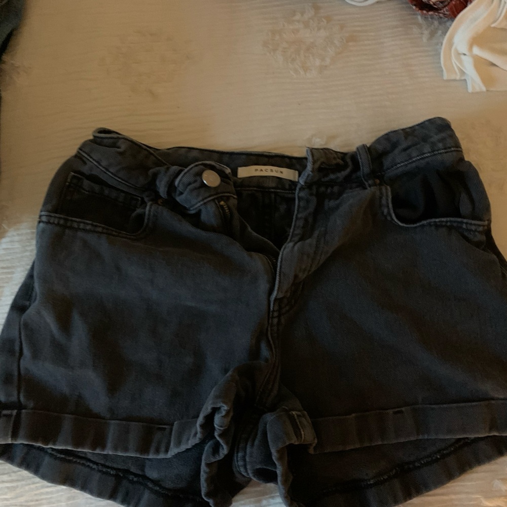 black mom jean shorts